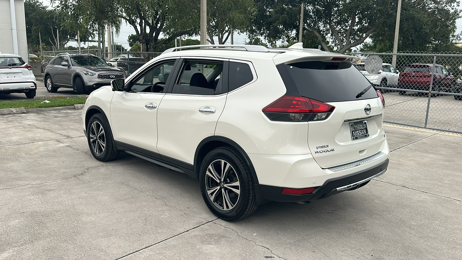 2019 Nissan Rogue SV 6