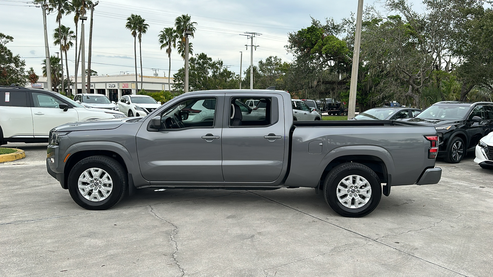 2022 Nissan Frontier SV 5