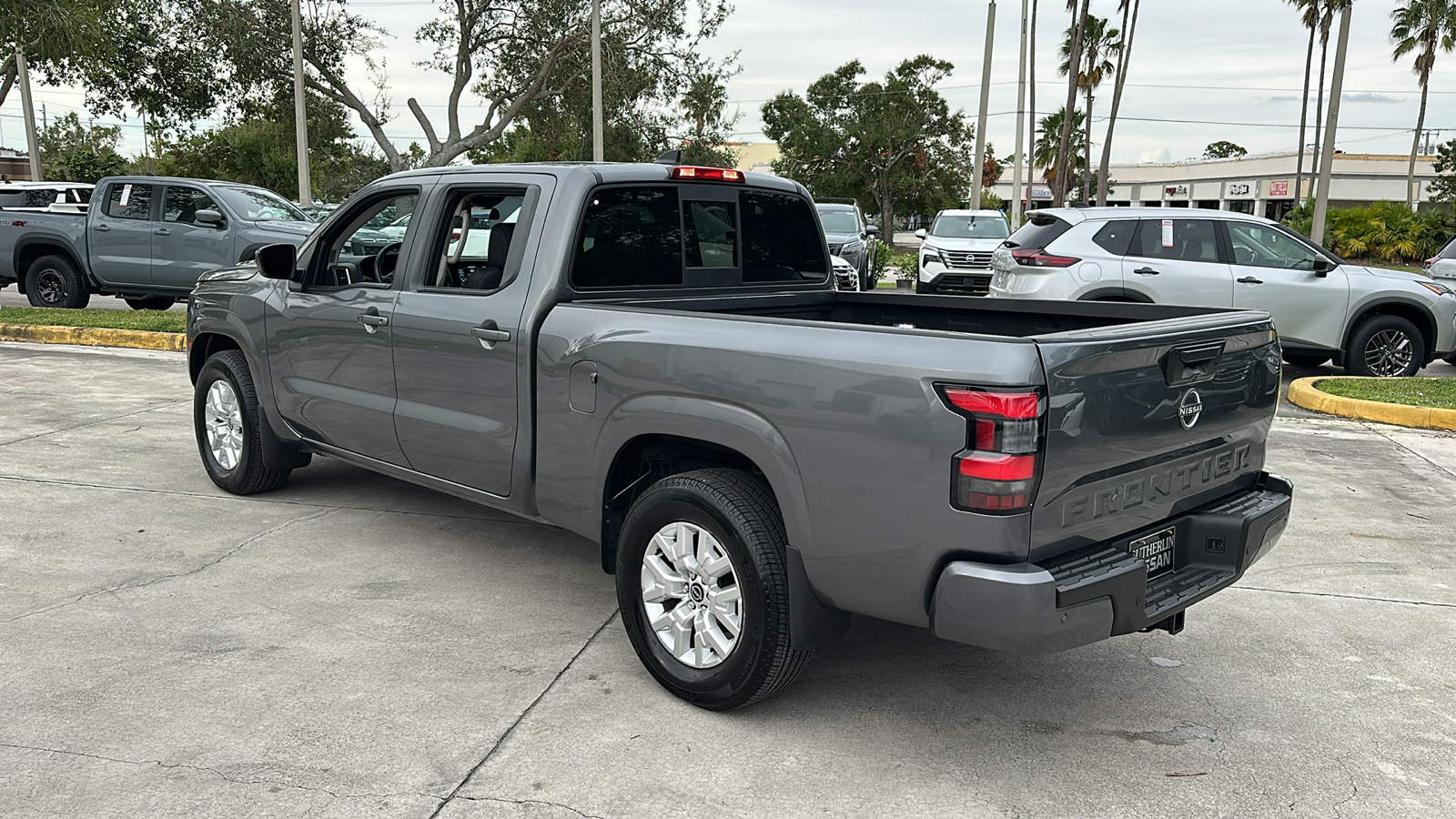 2022 Nissan Frontier SV 6