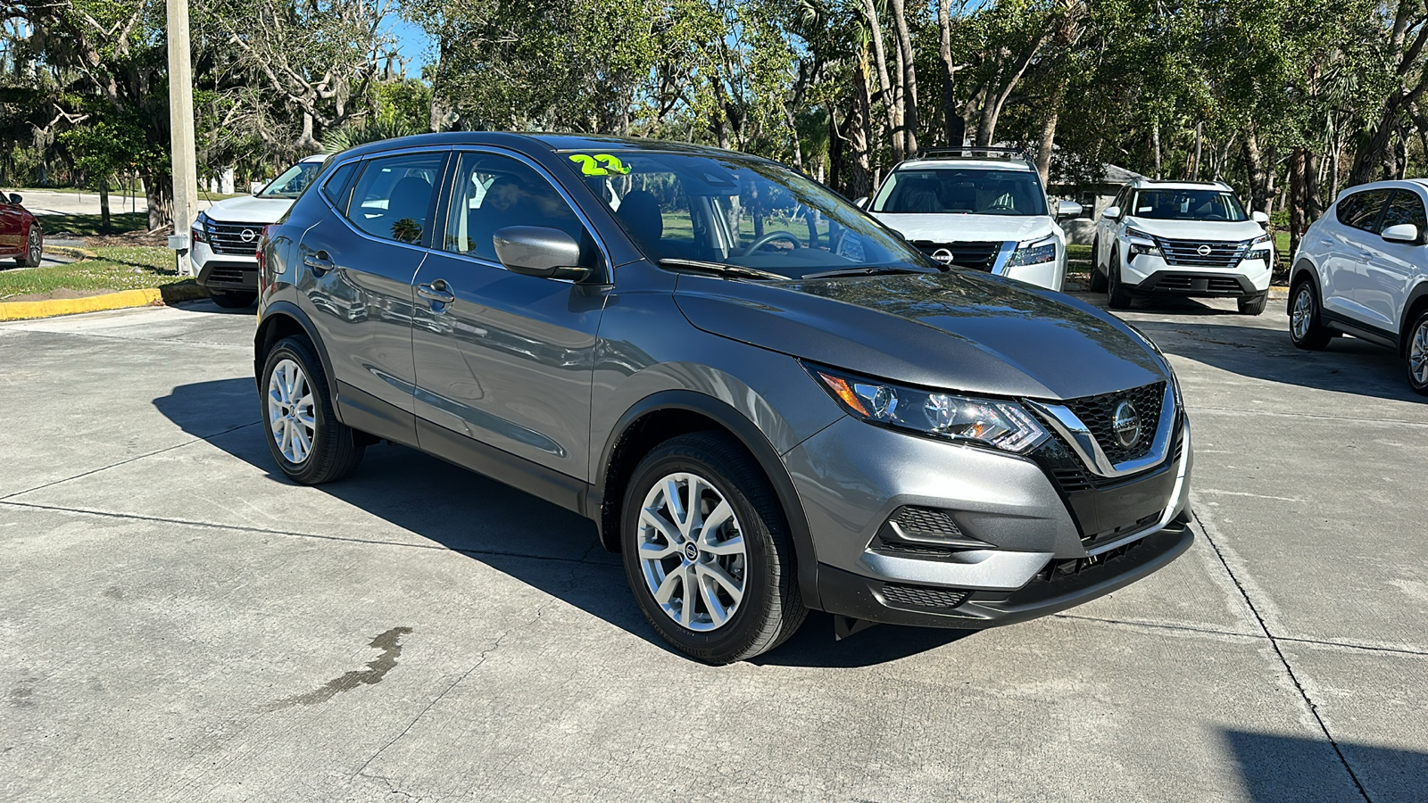 2022 Nissan Rogue Sport S 1