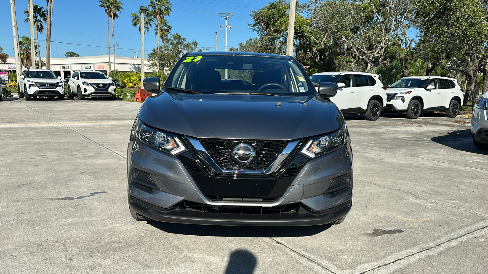 2022 Nissan Rogue Sport S 2