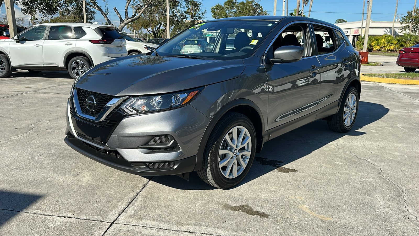 2022 Nissan Rogue Sport S 3