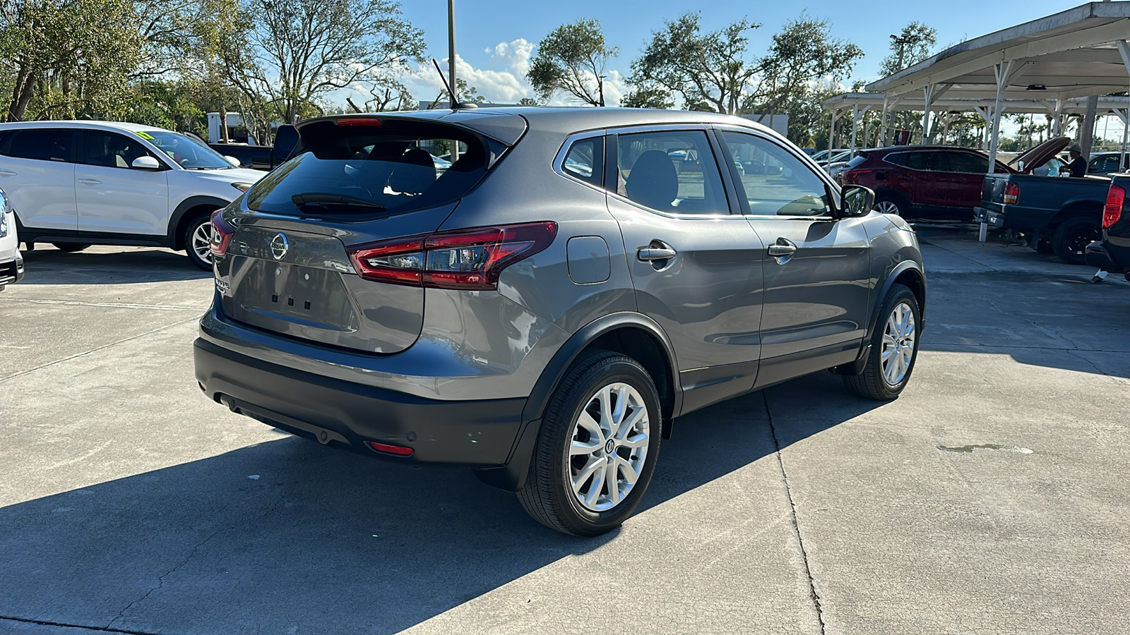 2022 Nissan Rogue Sport S 7