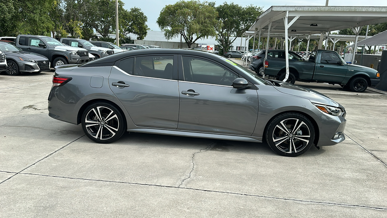 2023 Nissan Sentra SR 9