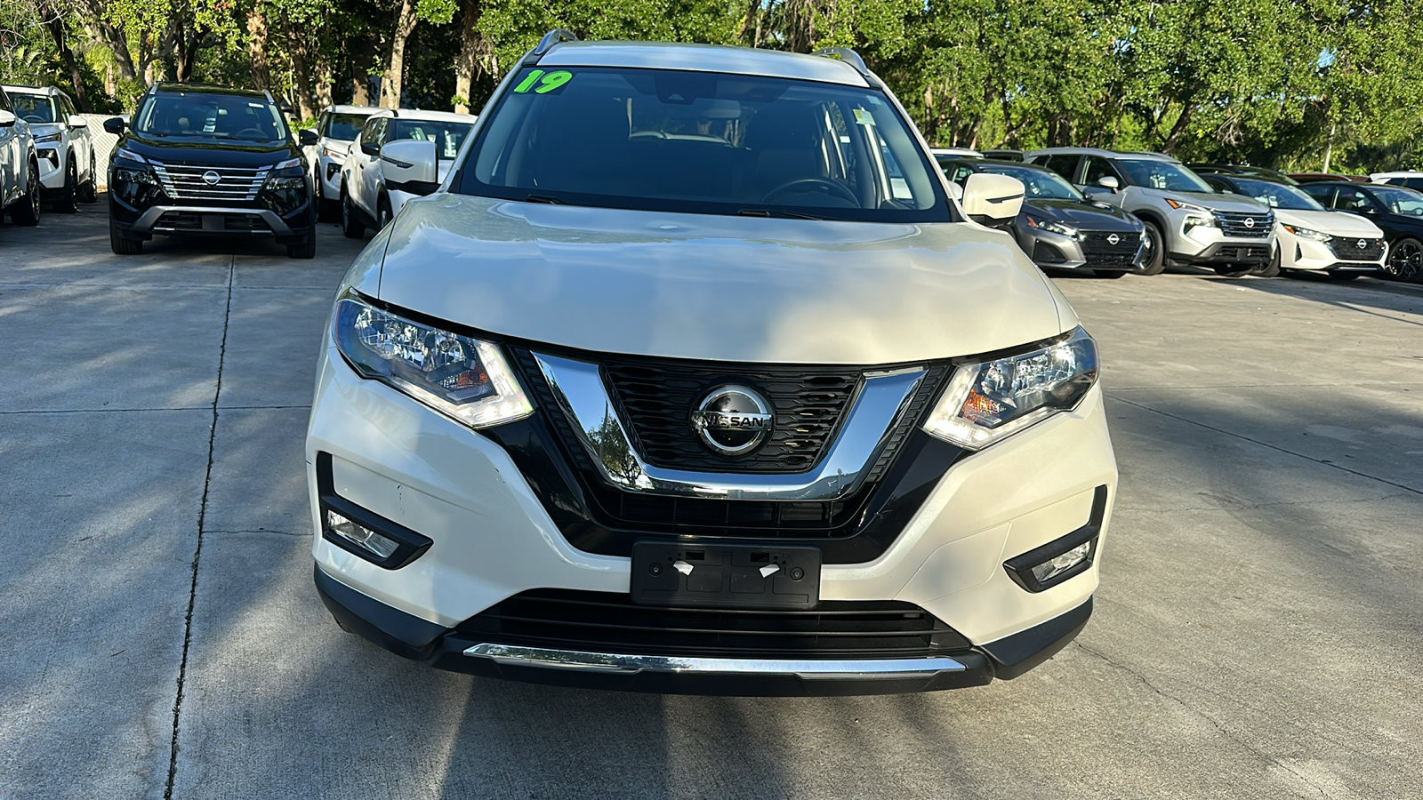 2019 Nissan Rogue SV 2