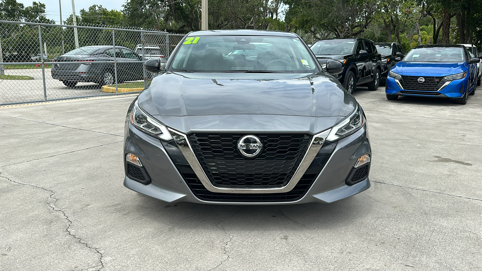 2021 Nissan Altima 2.5 SR 2