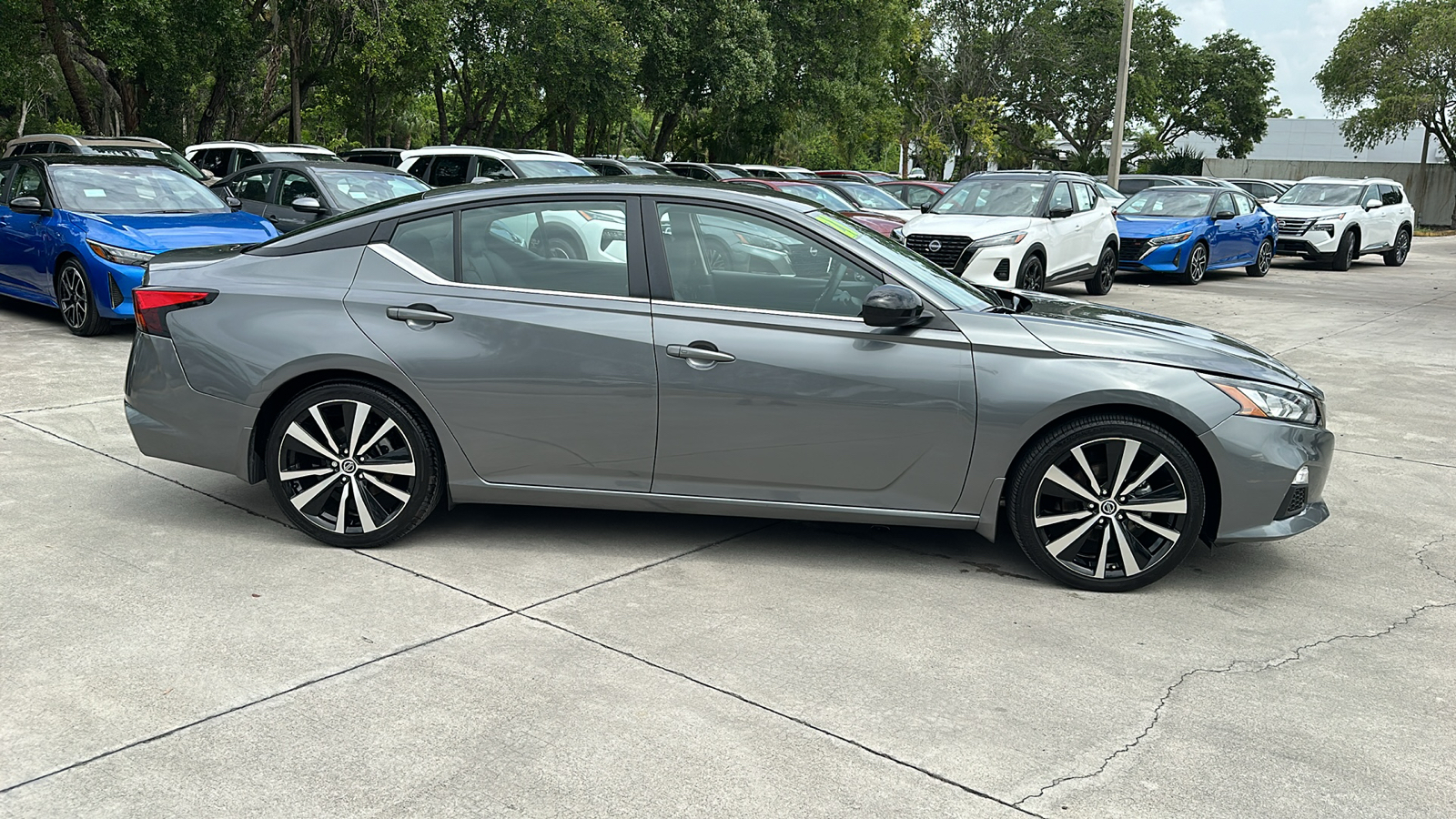 2021 Nissan Altima 2.5 SR 9