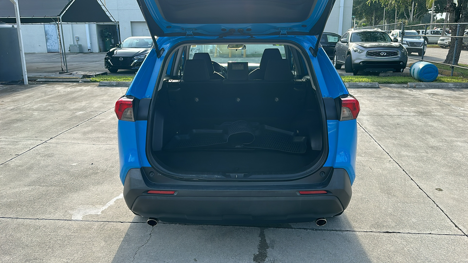 2019 Toyota RAV4 LE 31