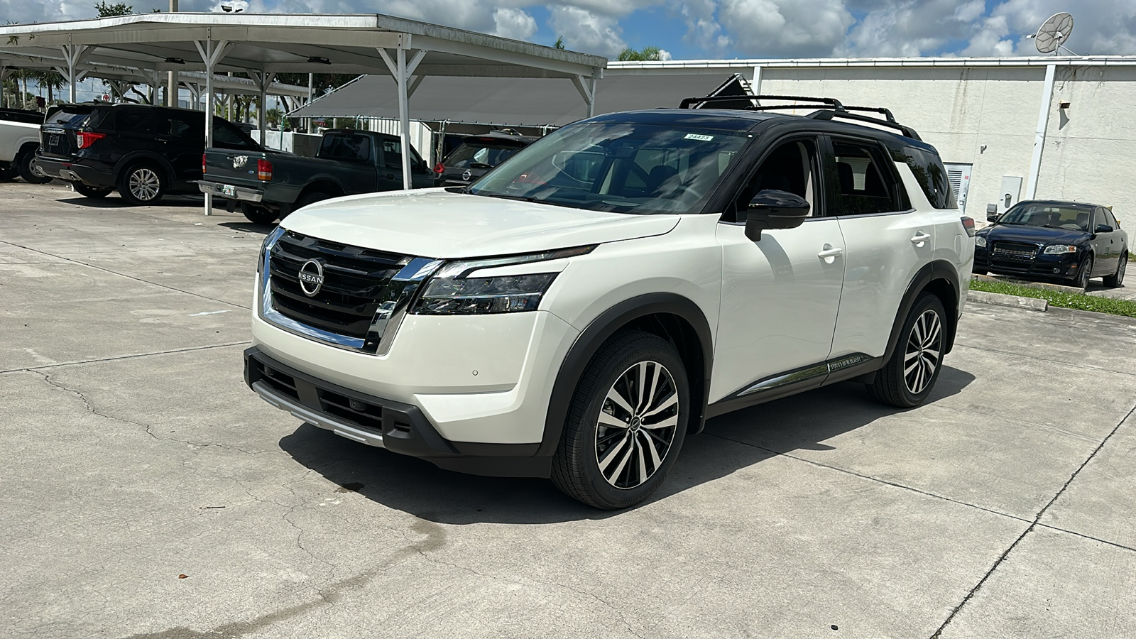 2024 Nissan Pathfinder Platinum 3