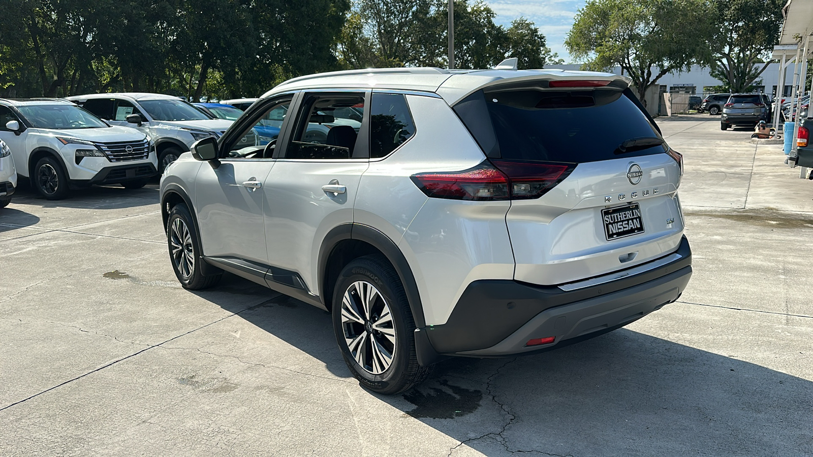 2023 Nissan Rogue SV 6