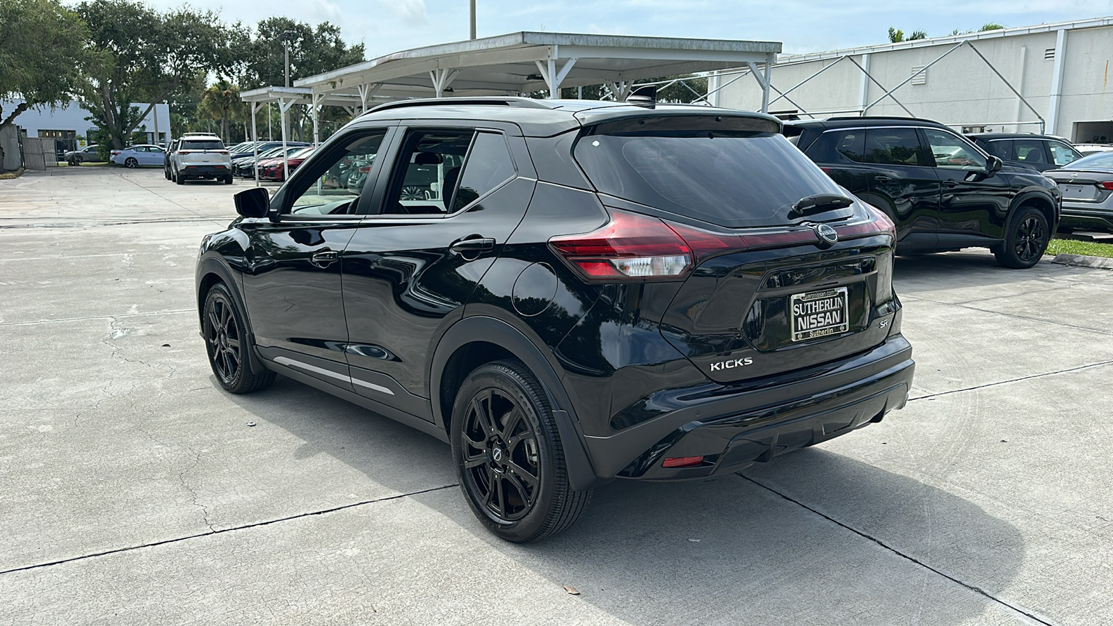 2023 Nissan Kicks SR 6