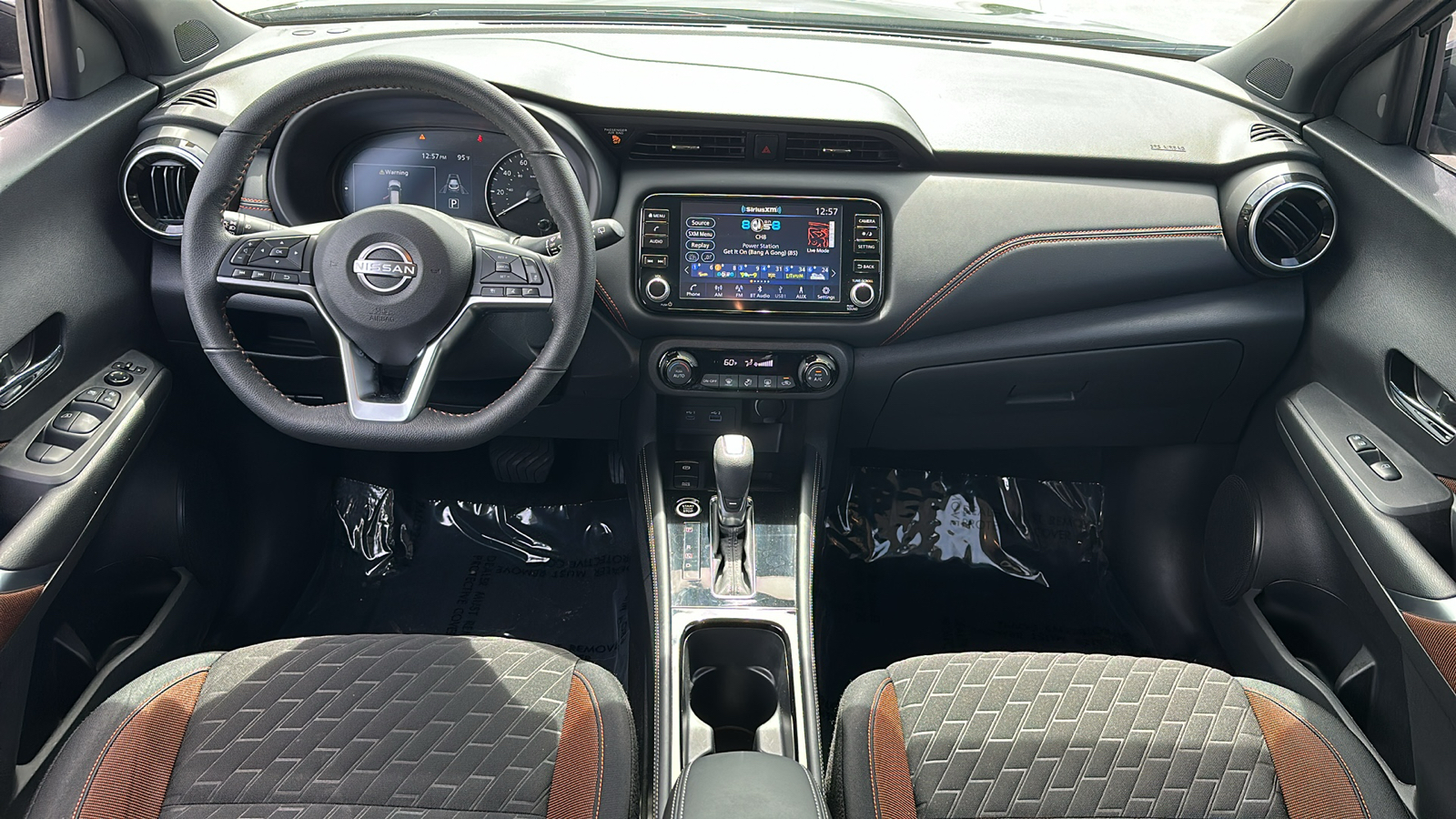 2023 Nissan Kicks SR 14