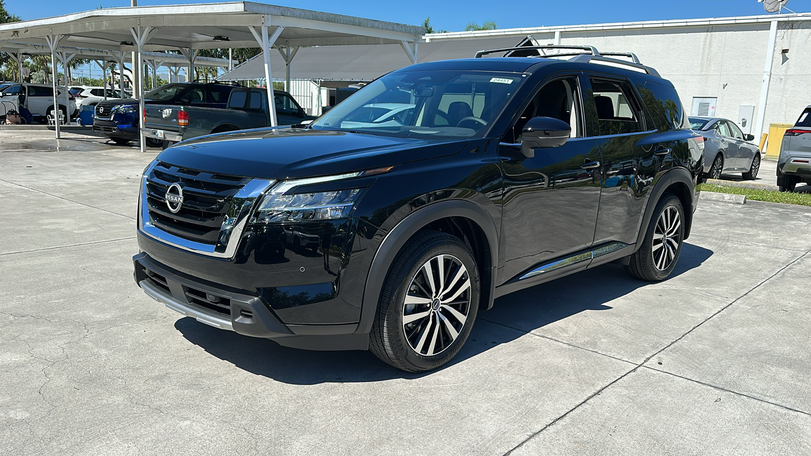 2024 Nissan Pathfinder Platinum 3