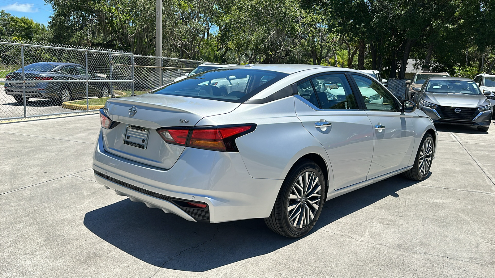 2024 Nissan Altima 2.5 SV 8