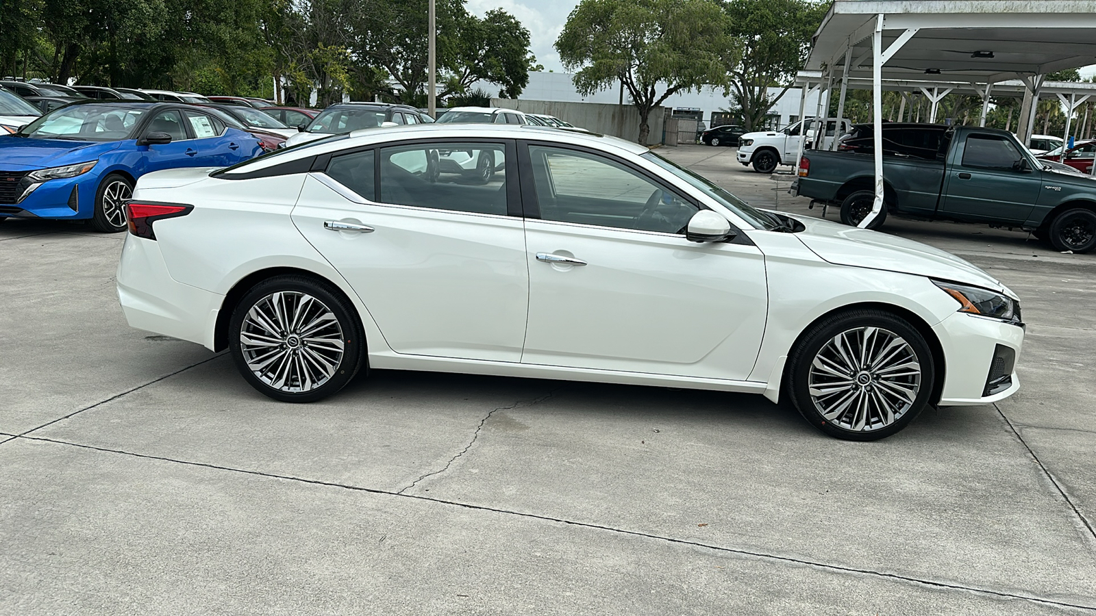 2024 Nissan Altima 2.5 SL 9