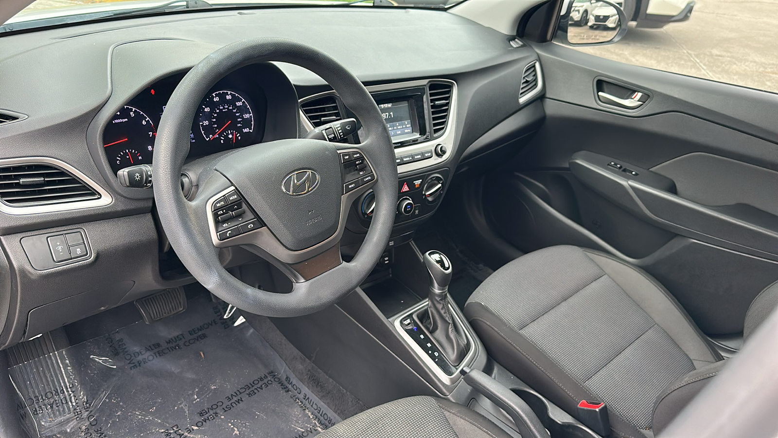 2019 Hyundai Accent SE 12