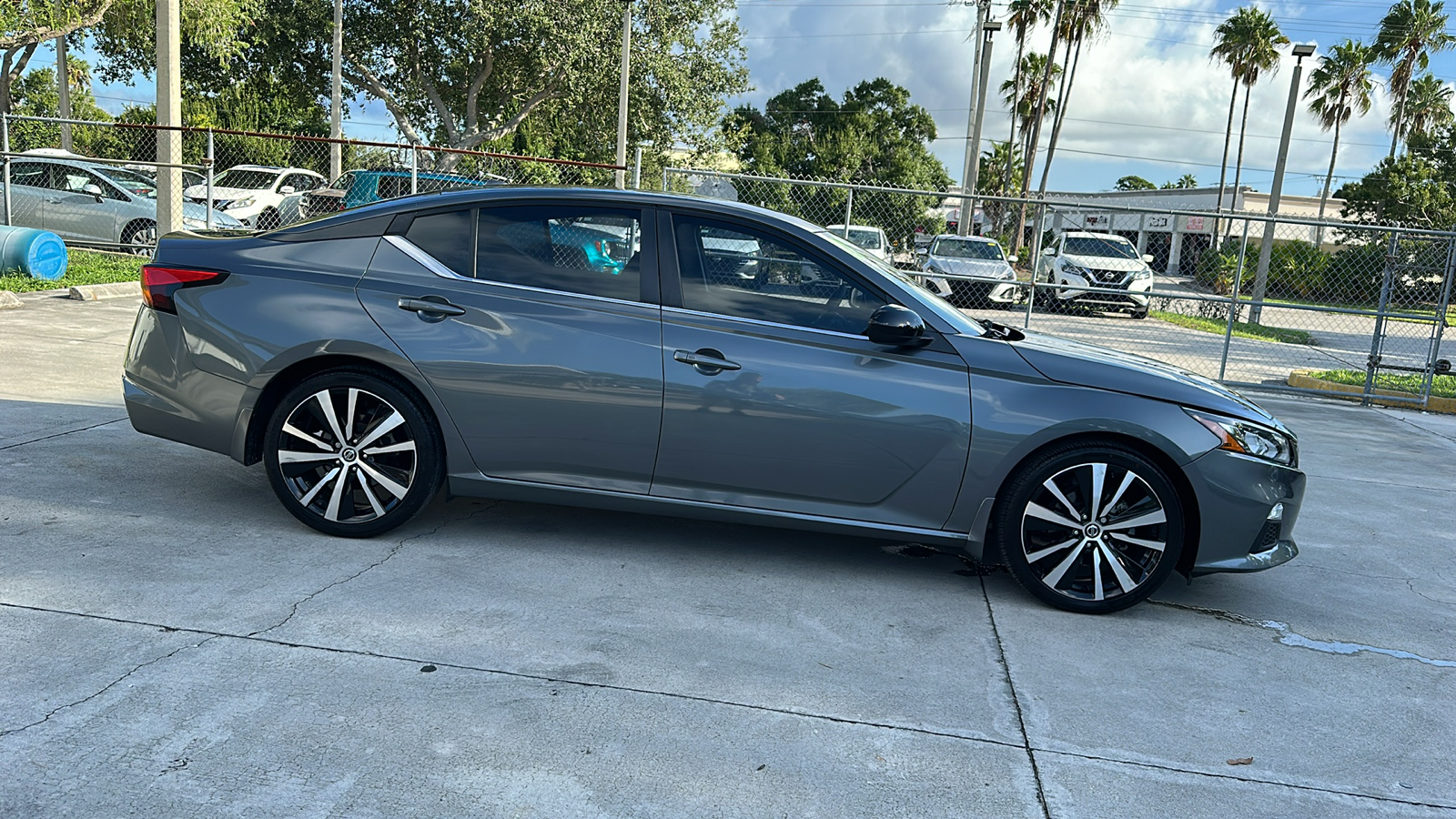 2021 Nissan Altima 2.5 SR 9