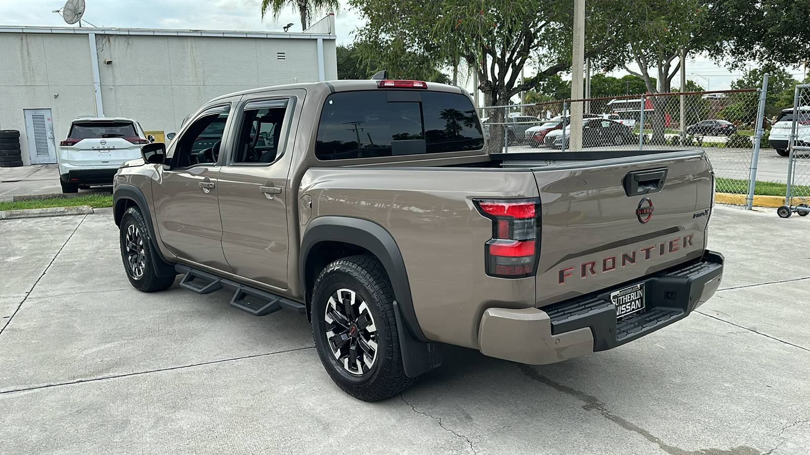 2023 Nissan Frontier PRO-X 6