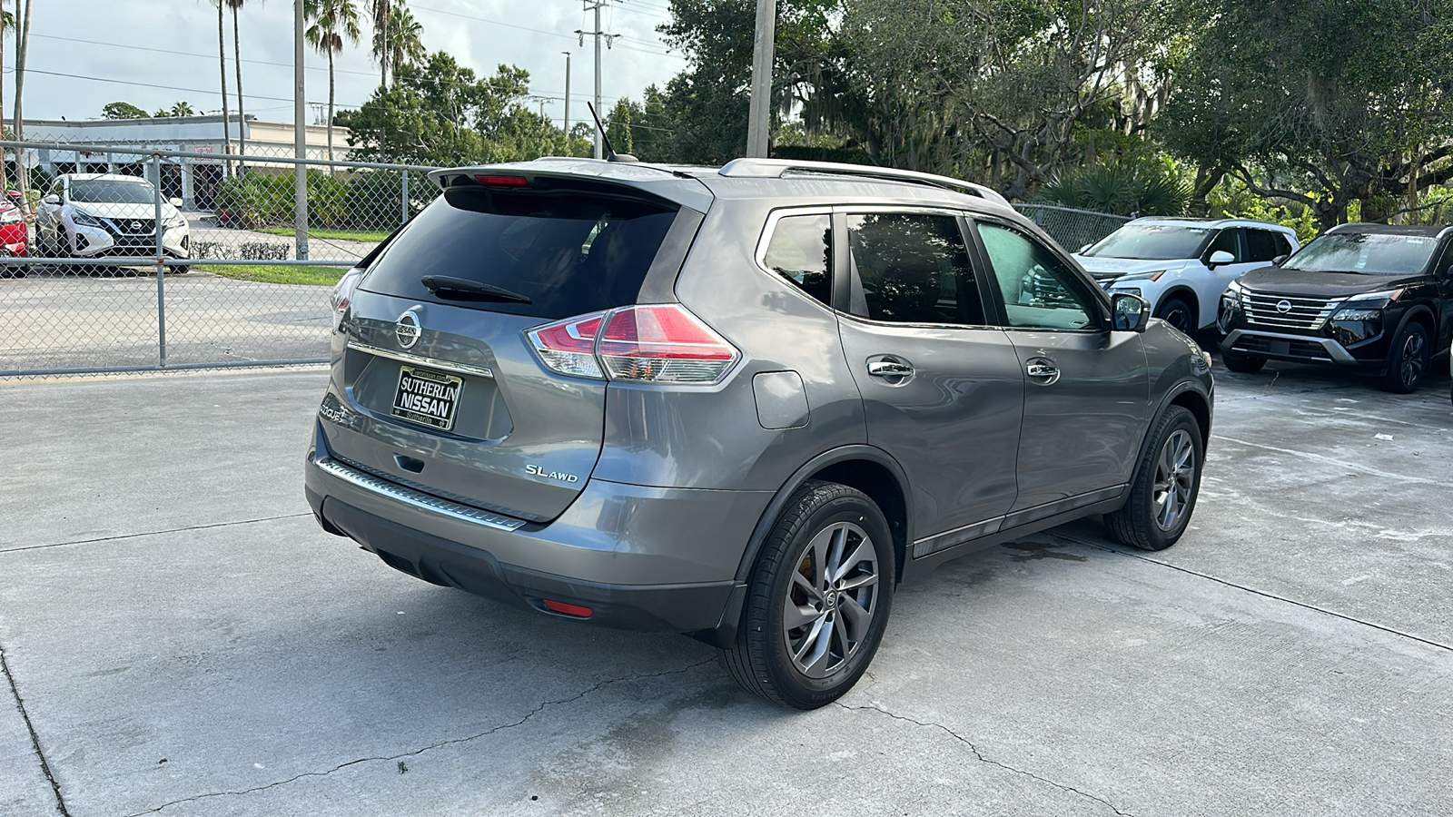 2016 Nissan Rogue SL 8