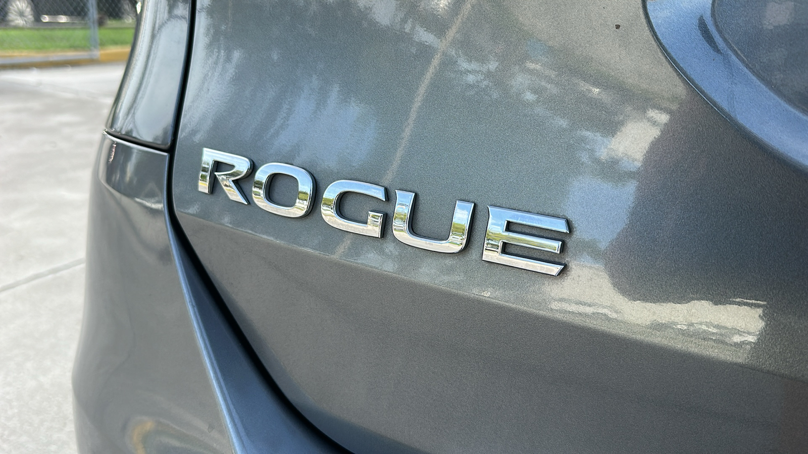 2016 Nissan Rogue SL 10