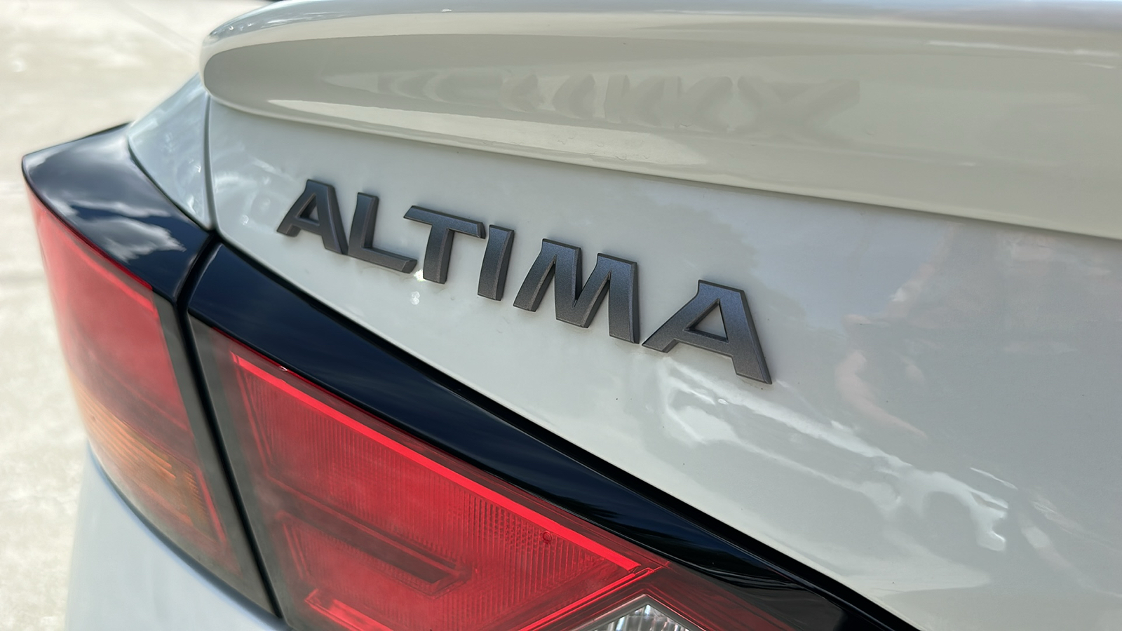 2023 Nissan Altima 2.5 SR 10