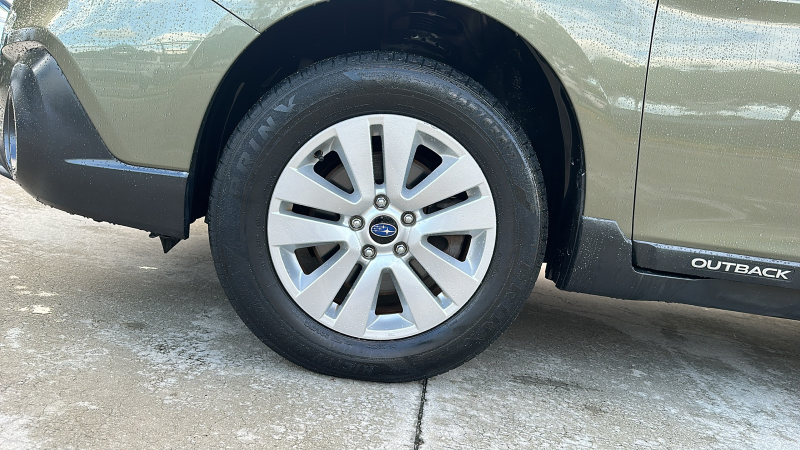 2018 Subaru Outback Premium 12