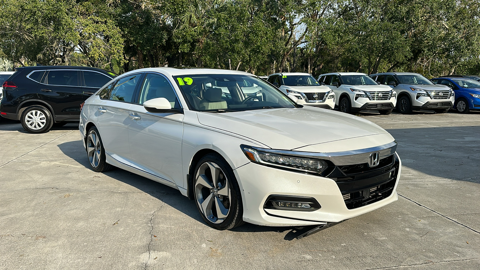 2019 Honda Accord Sedan Touring 2.0T 1