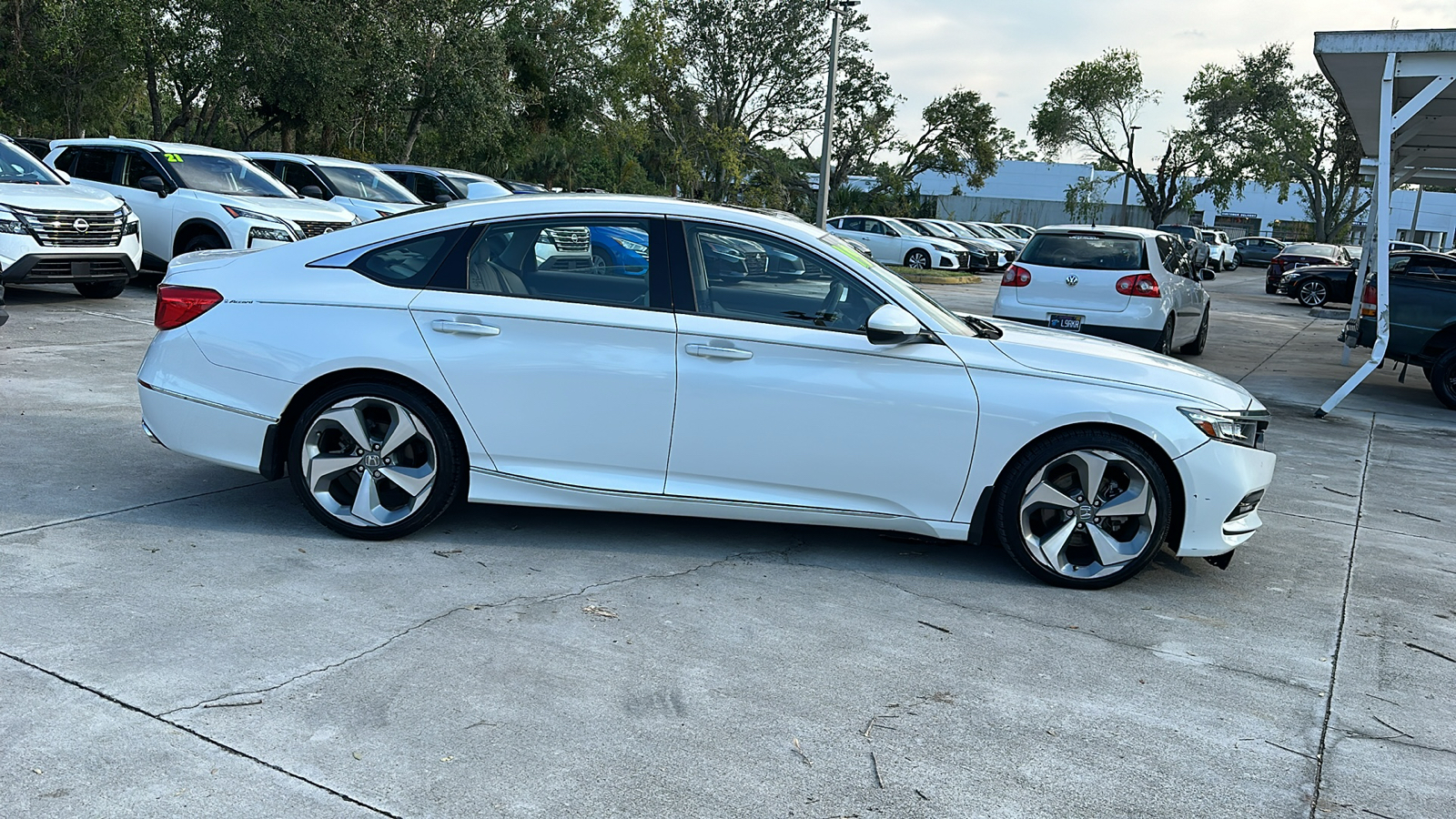 2019 Honda Accord Sedan Touring 2.0T 9