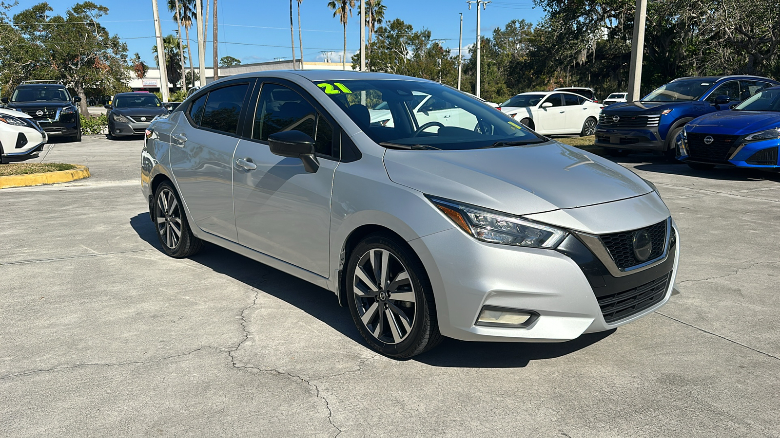 2021 Nissan Versa SR 1