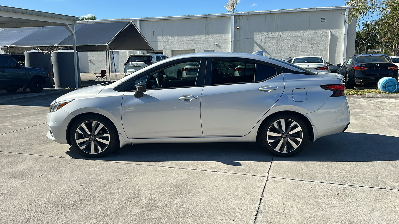 2021 Nissan Versa SR 4