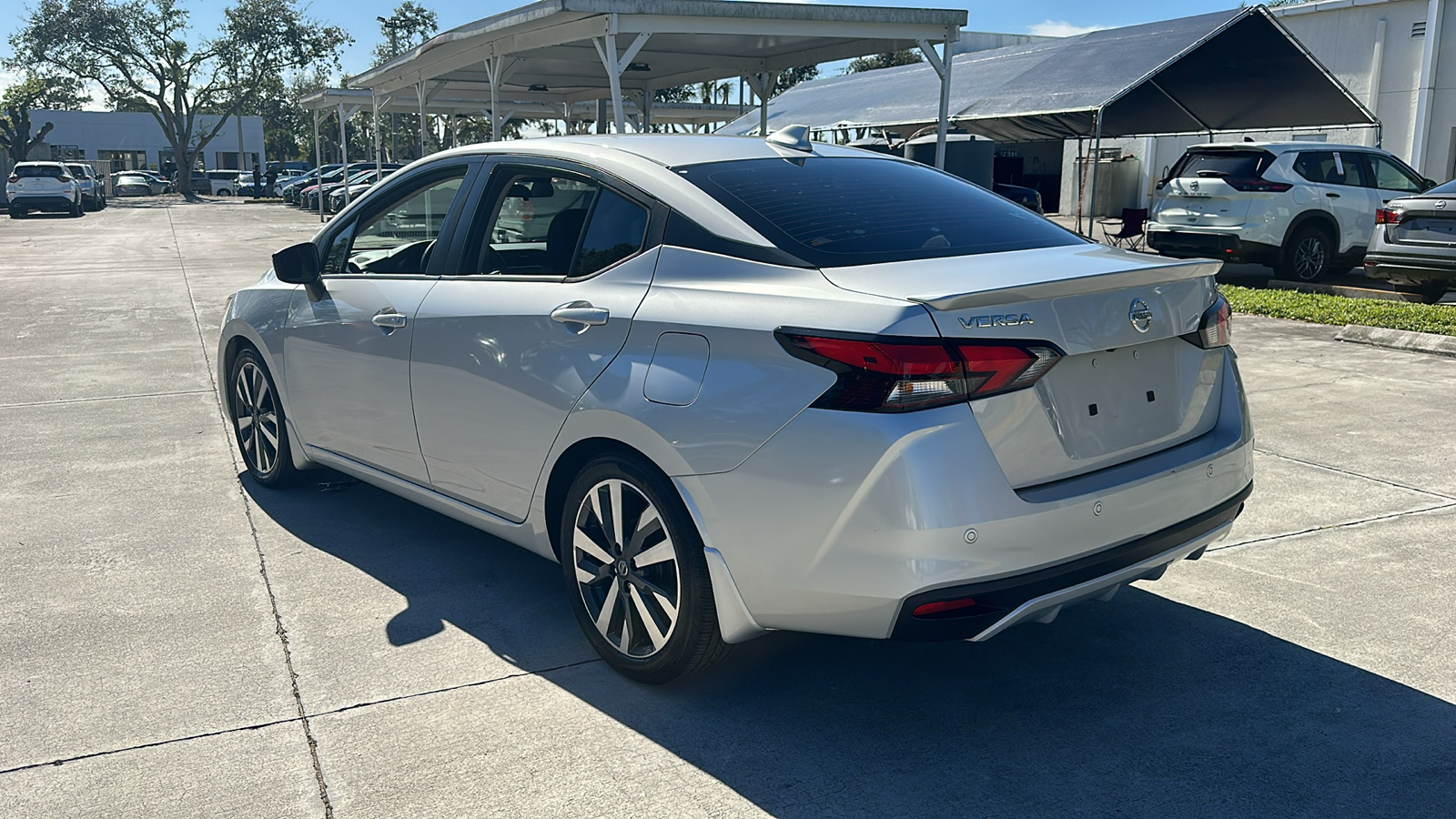 2021 Nissan Versa SR 5