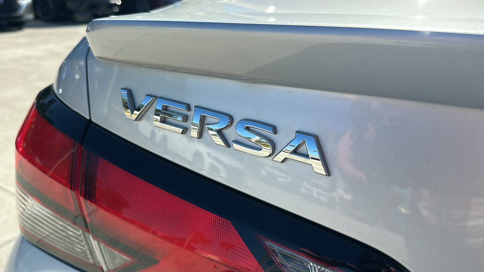 2021 Nissan Versa SR 9