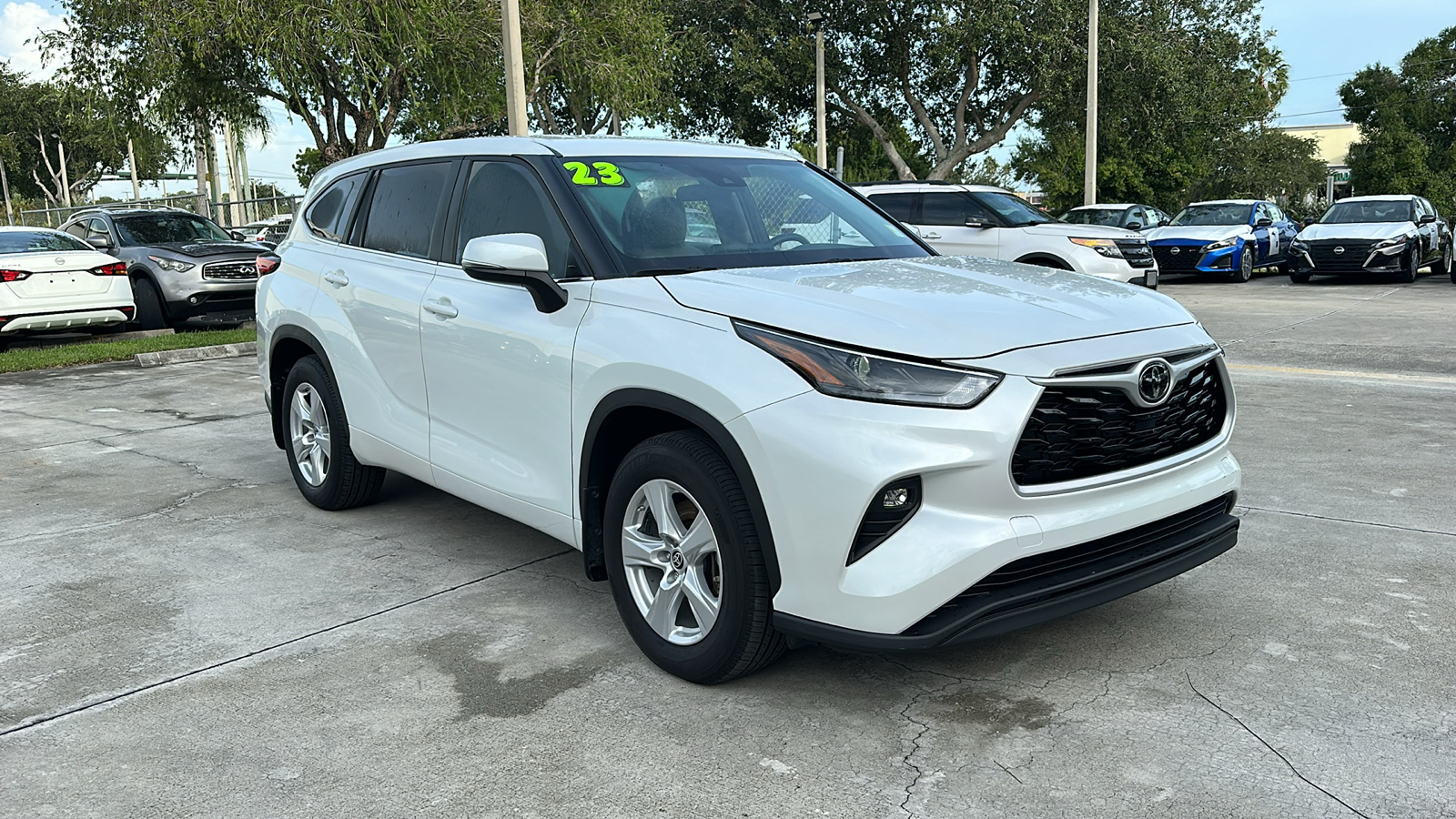 2023 Toyota Highlander LE 1