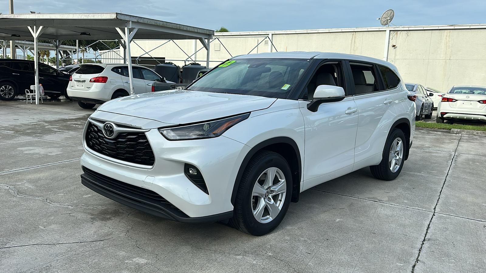 2023 Toyota Highlander LE 4