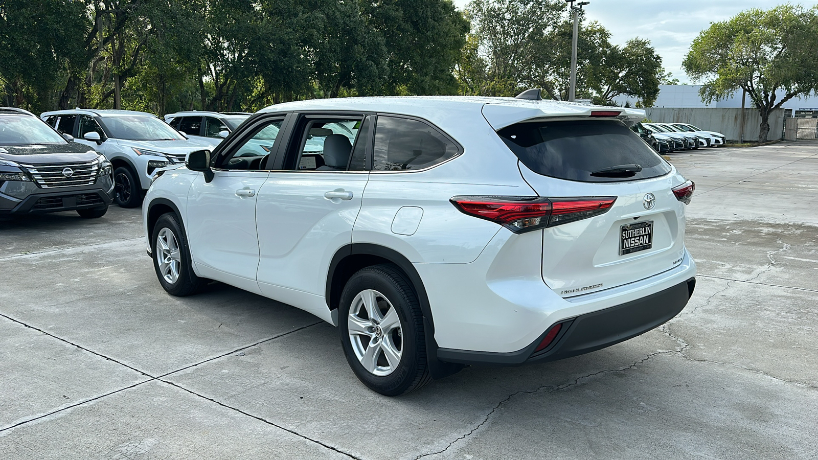 2023 Toyota Highlander LE 6