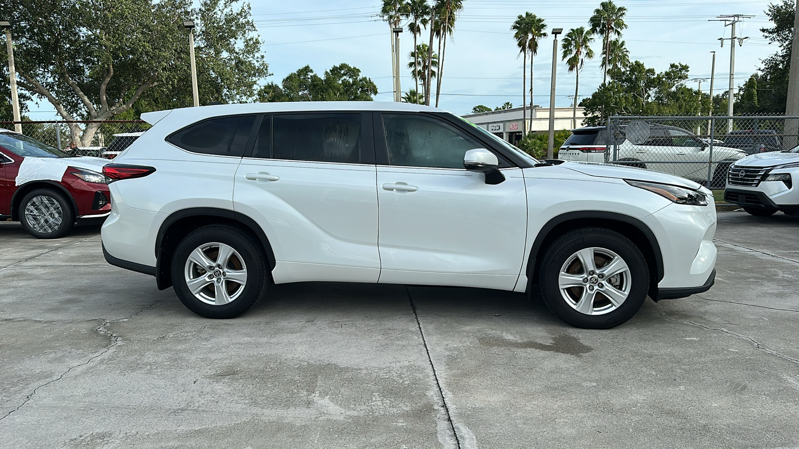 2023 Toyota Highlander LE 9