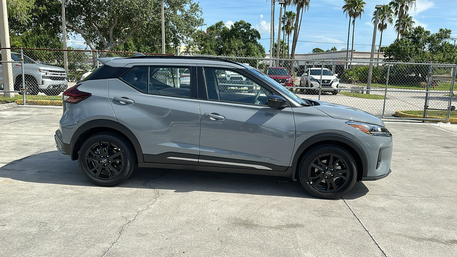 2024 Nissan Kicks SR 9