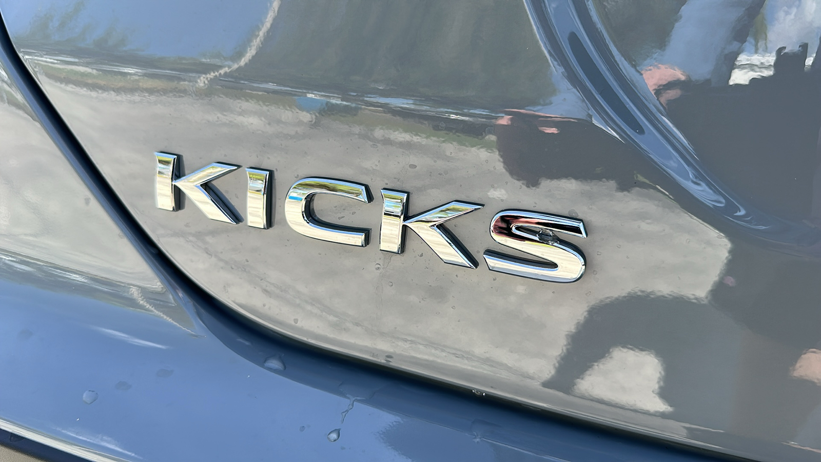 2024 Nissan Kicks SR 10