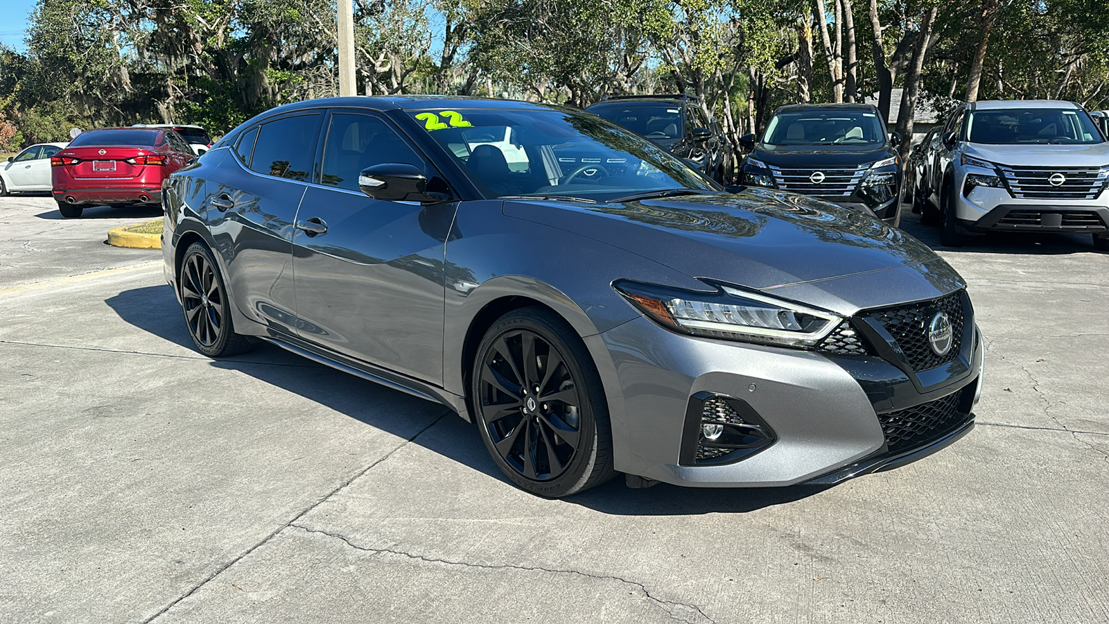 2022 Nissan Maxima SR 1