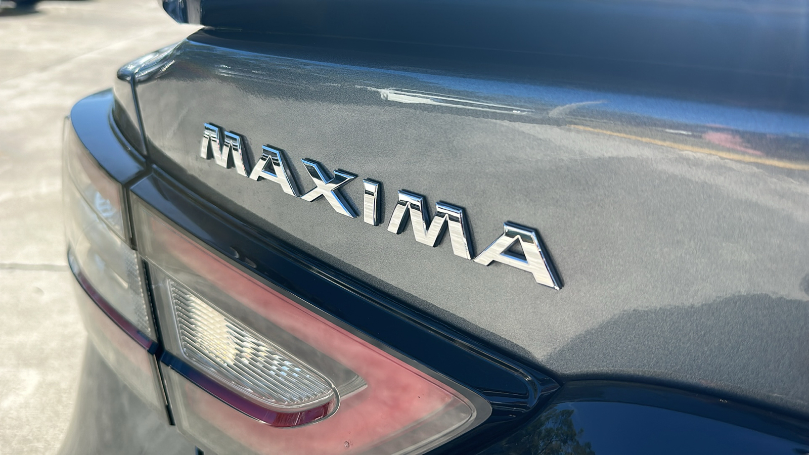 2022 Nissan Maxima SR 9