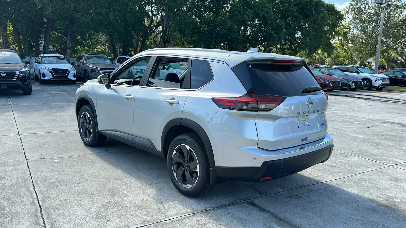 2024 Nissan Rogue SV 6