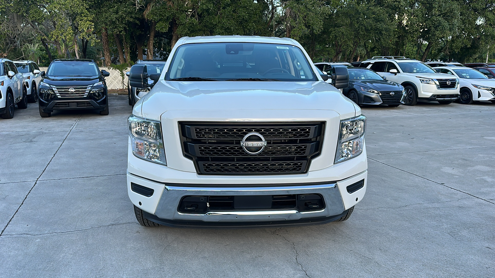 2024 Nissan Titan SV 2