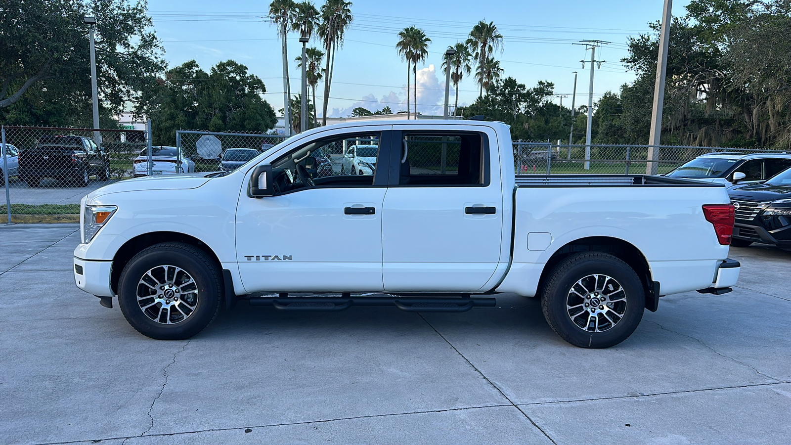 2024 Nissan Titan SV 5