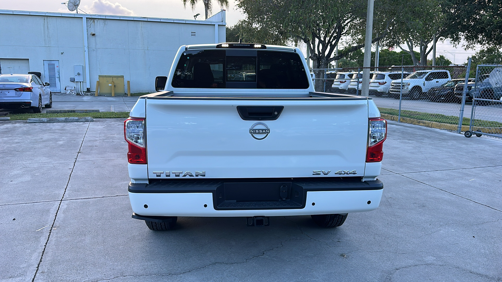 2024 Nissan Titan SV 7