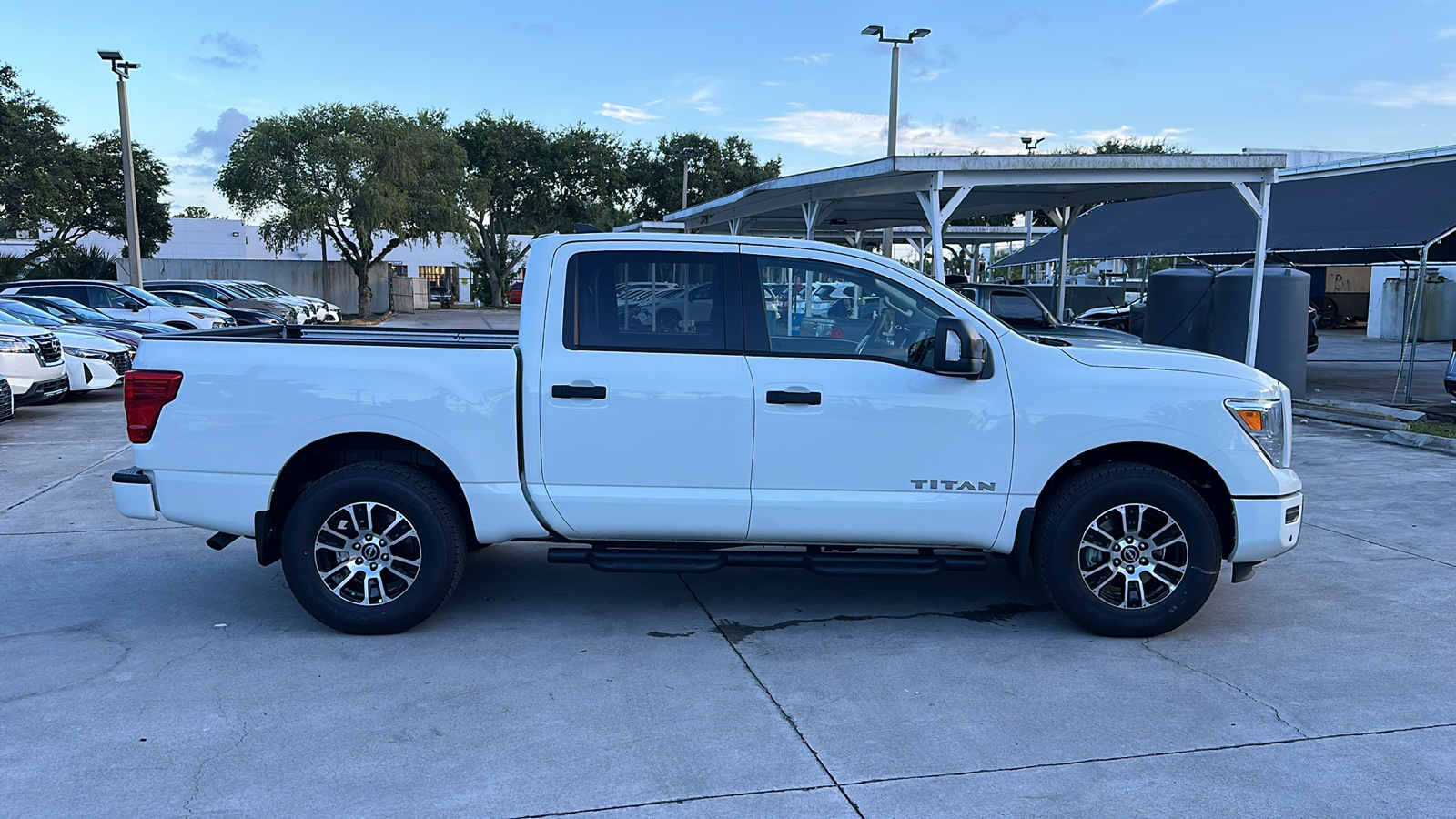 2024 Nissan Titan SV 9