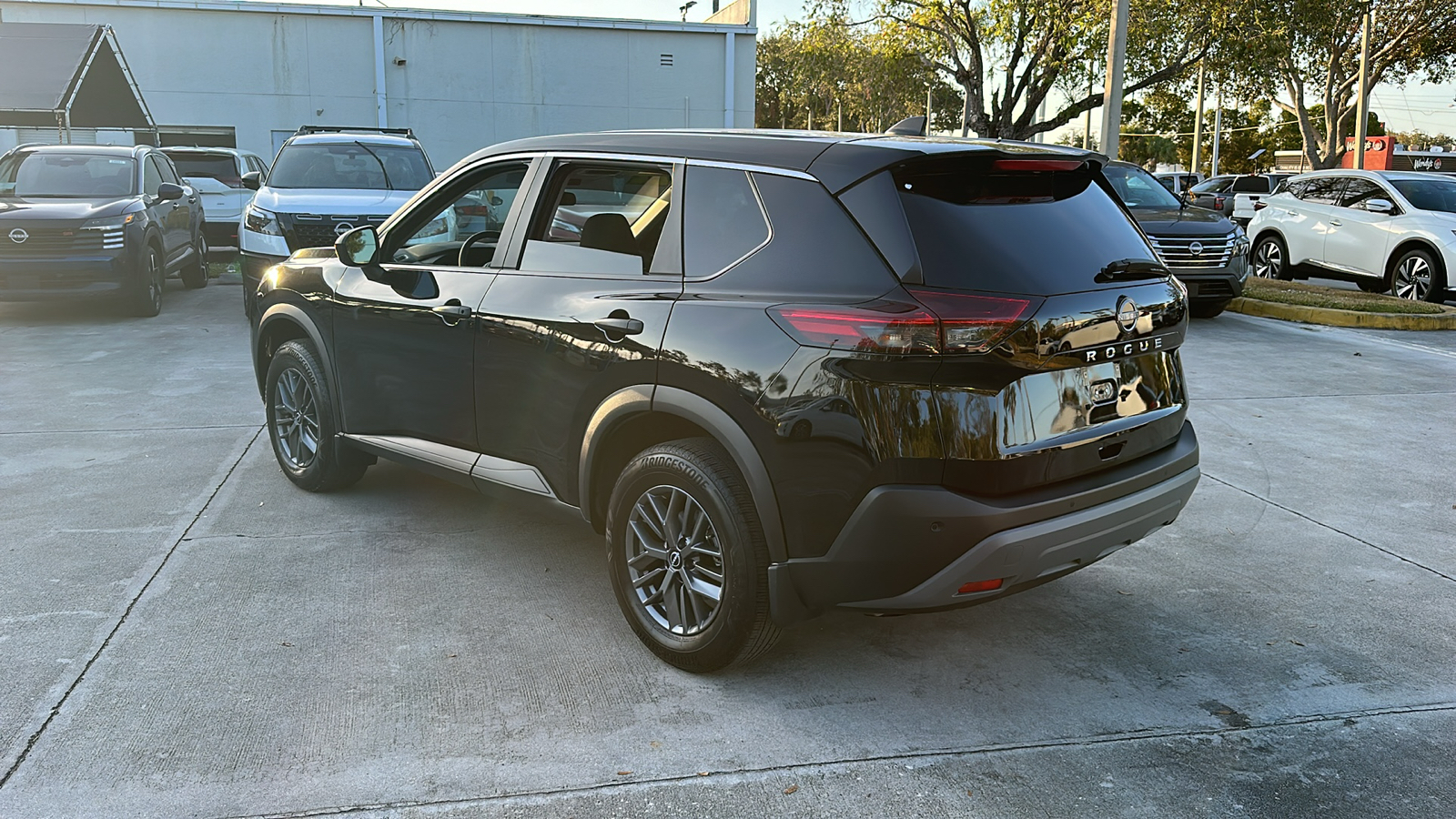 2022 Nissan Rogue S 5