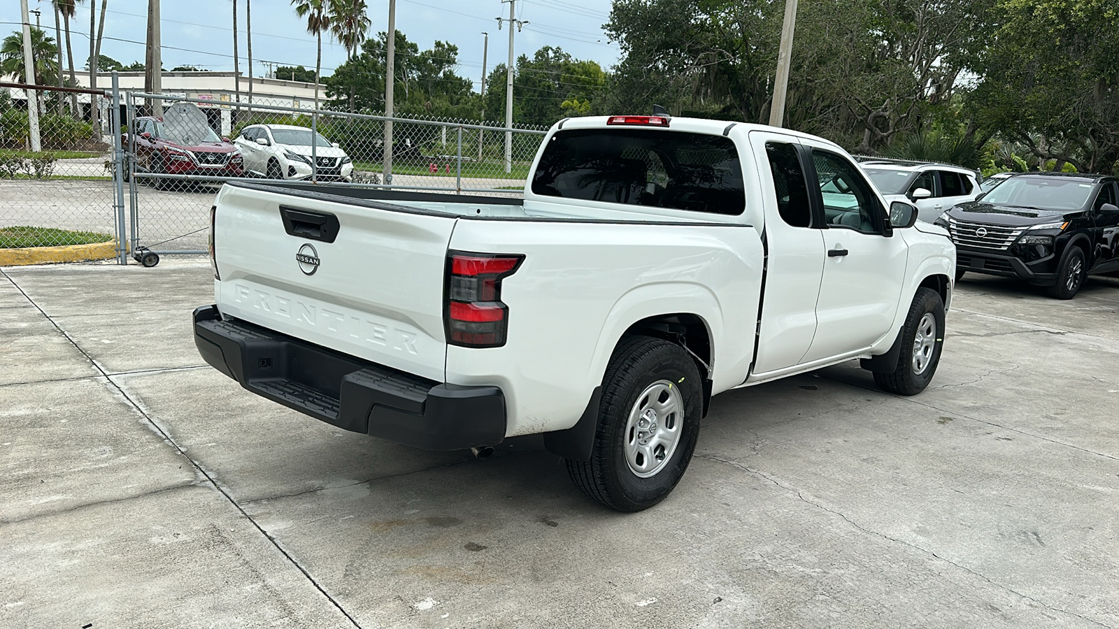 2024 Nissan Frontier S 8