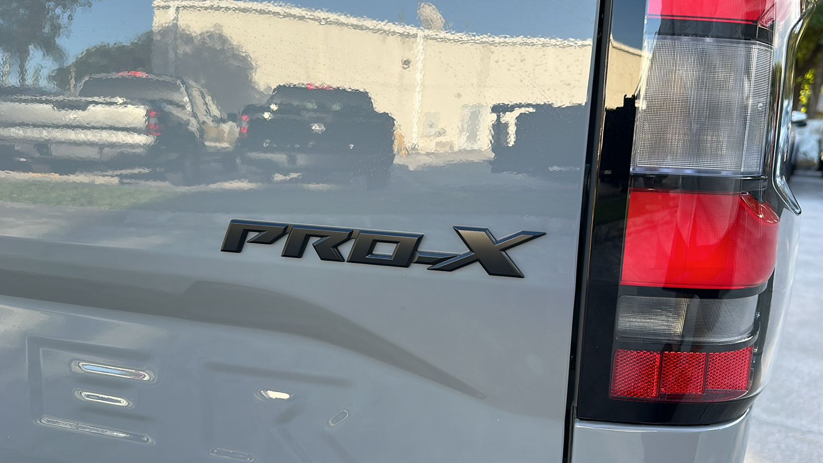 2024 Nissan Frontier PRO-X 9