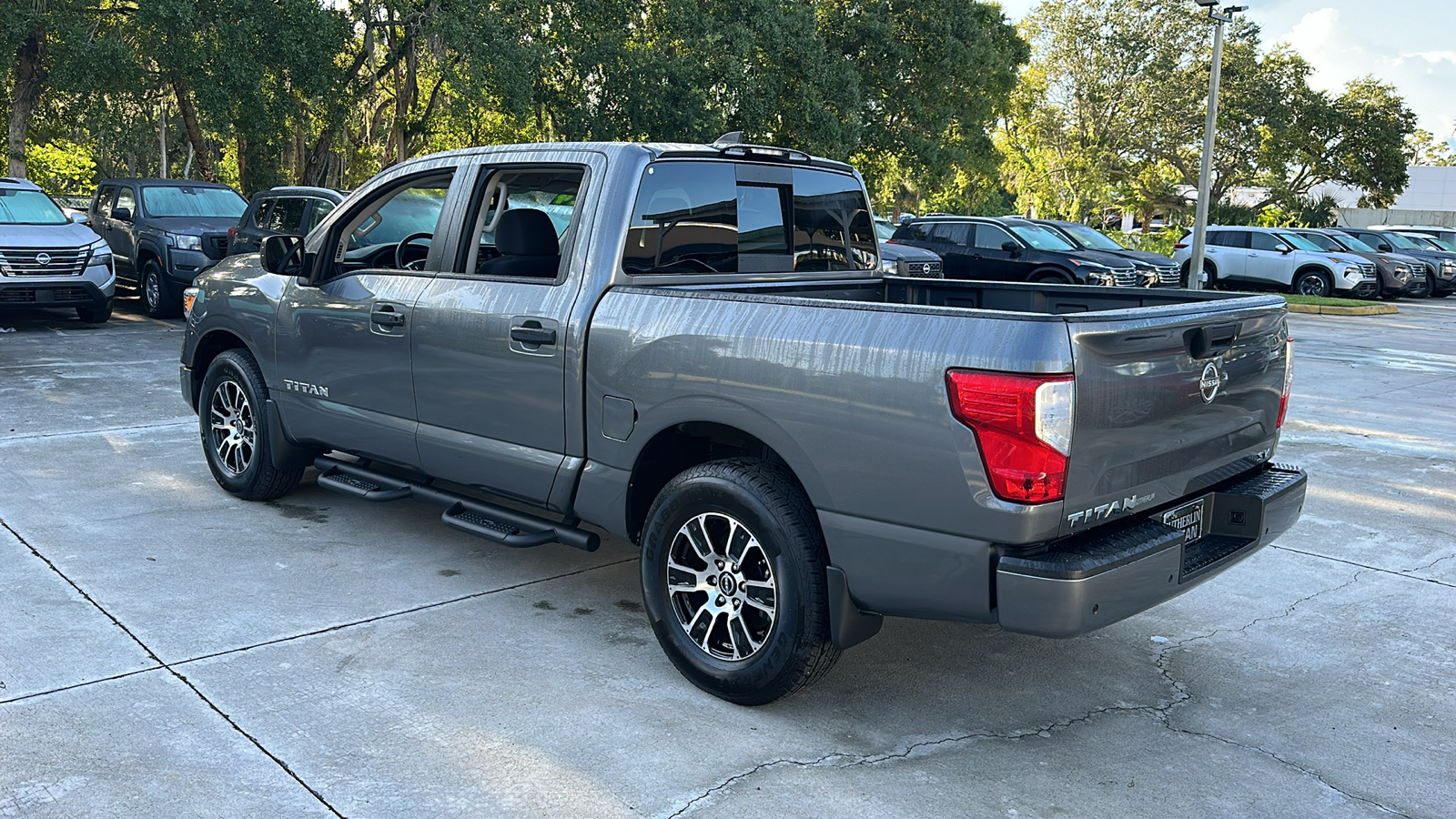 2024 Nissan Titan SV 6