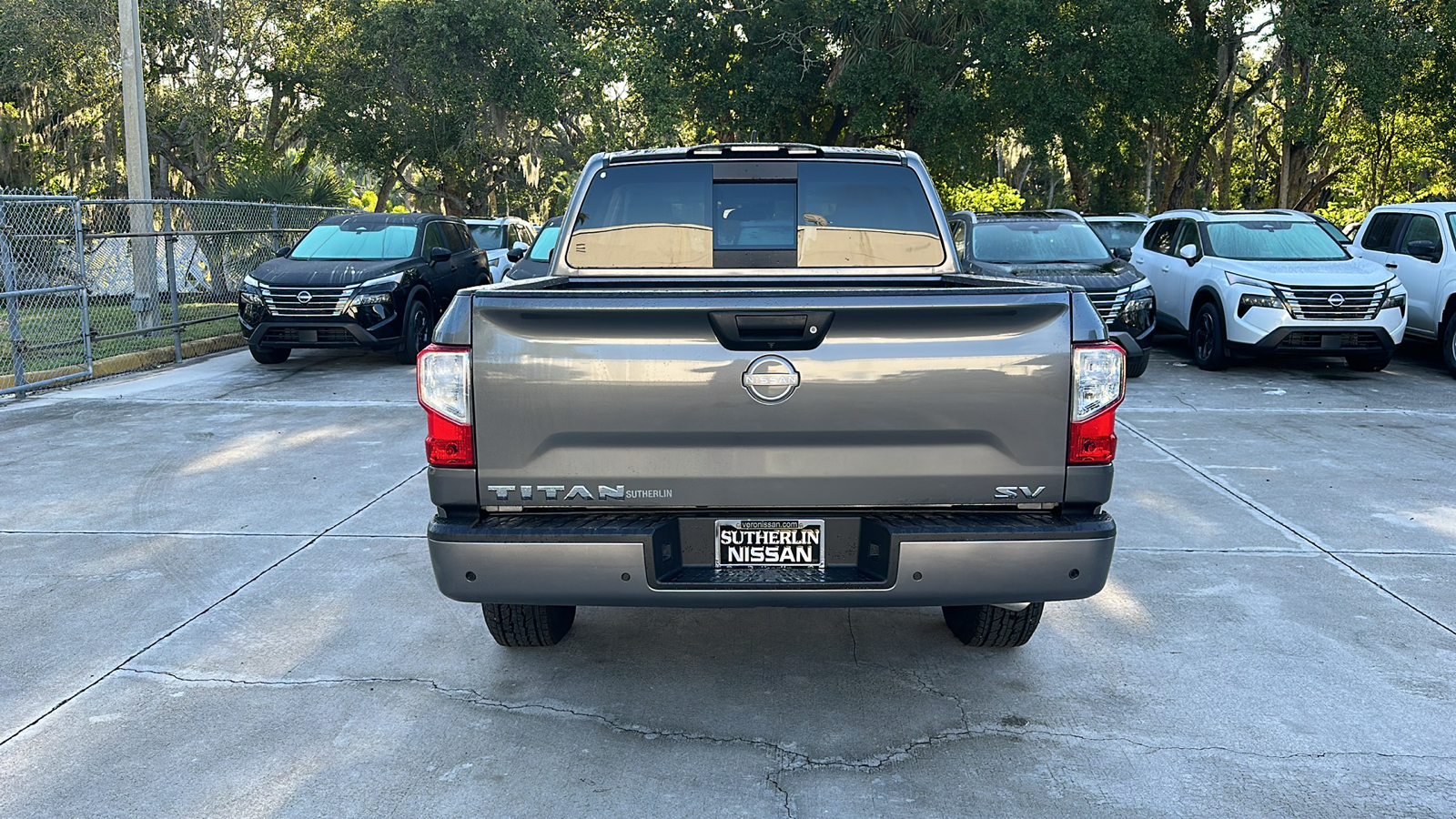 2024 Nissan Titan SV 7